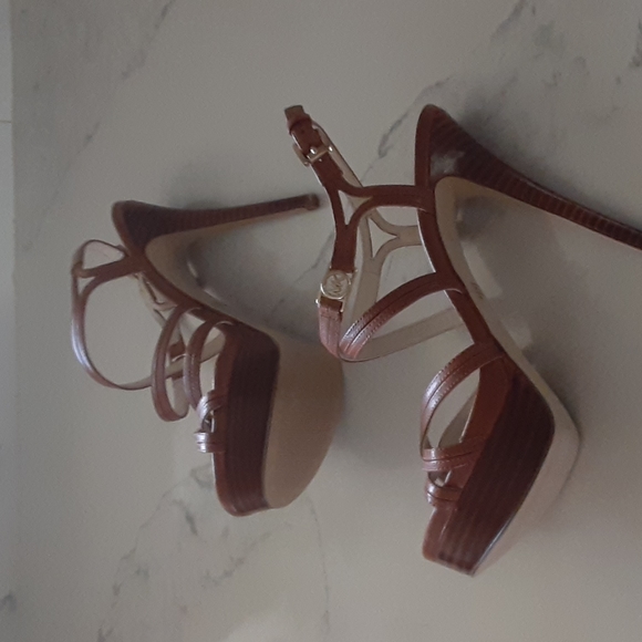 🆕️ MICHAEL  Michael Kors NWT Caramel Brown Size 7M Platform Stiletto Heel Shoes - Picture 5 of 14